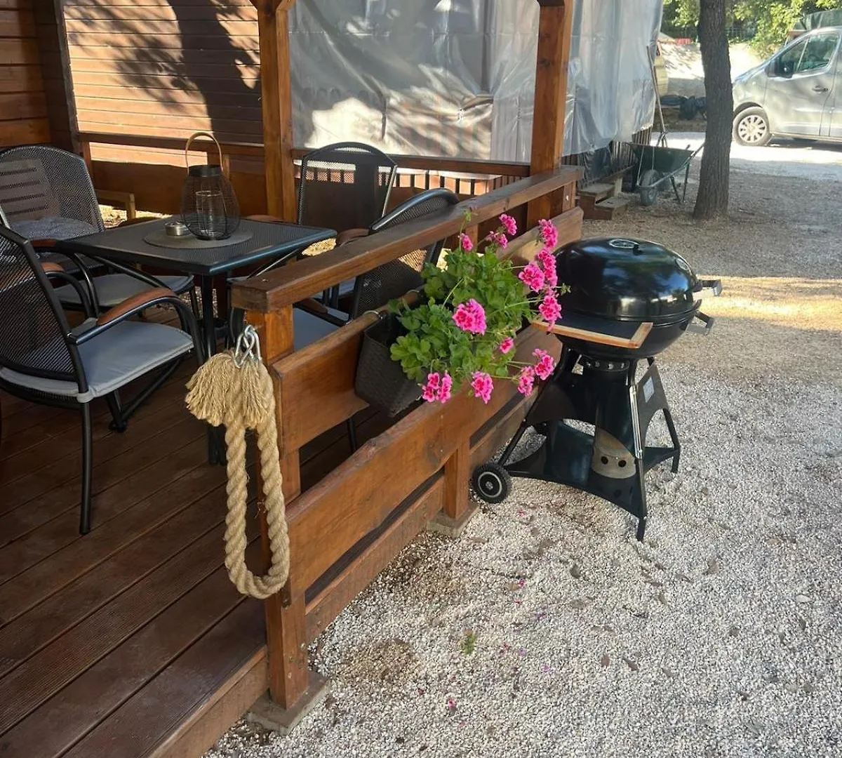 Chatka Daisy A,B Pakoštane Croatie